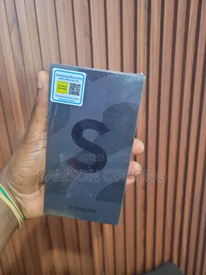 New Samsung Galaxy S22 5G 128 GB Black