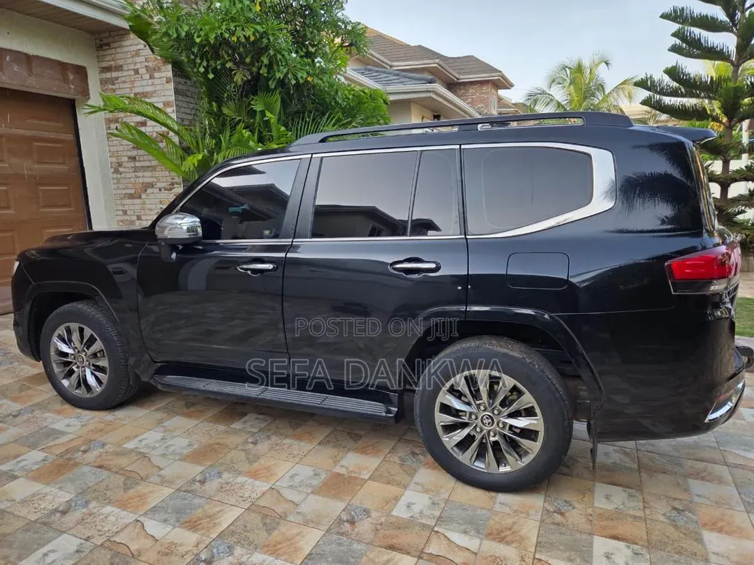 Toyota Land Cruiser 2025 Black