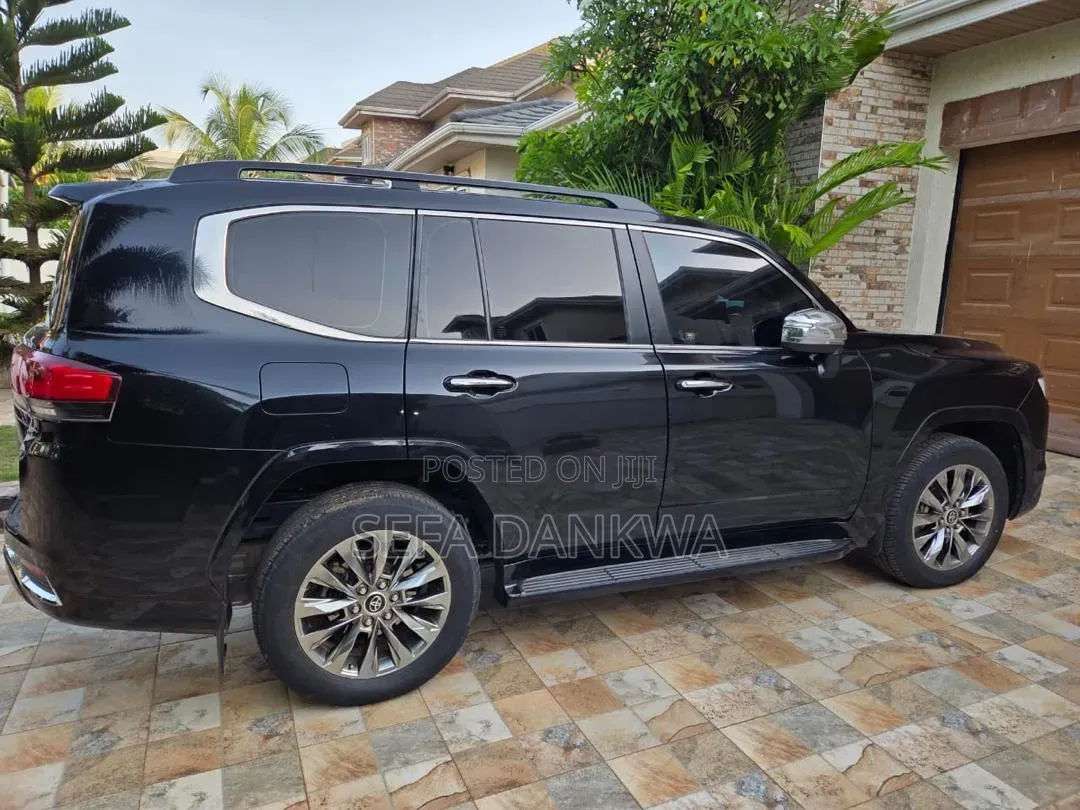 Toyota Land Cruiser 2025 Black