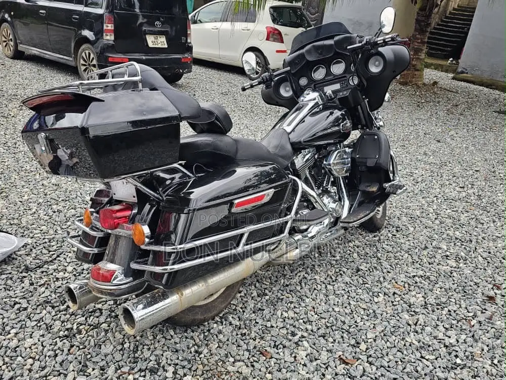 Harley-Davidson Touring 2010 Black