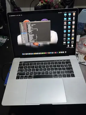 Laptop Apple MacBook Pro 2017 16GB Intel Core i7 SSD 512GB