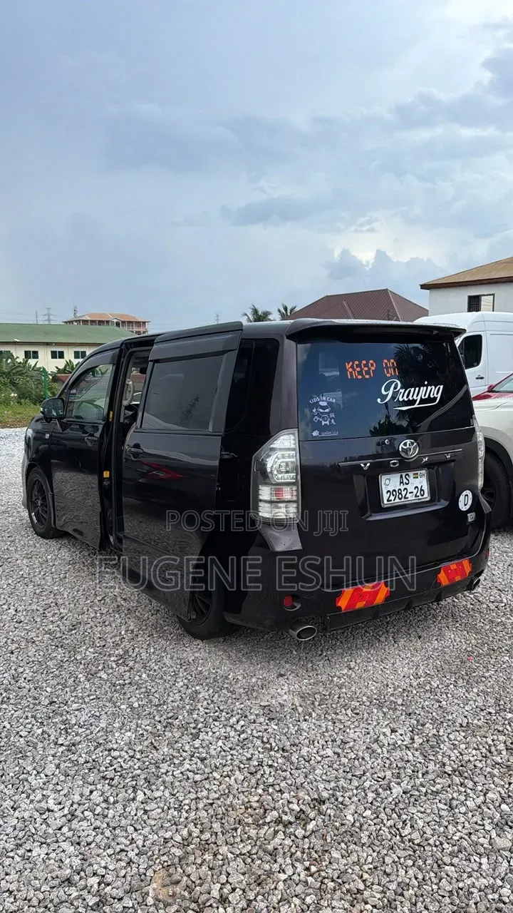 Toyota Voxy 2012 Black