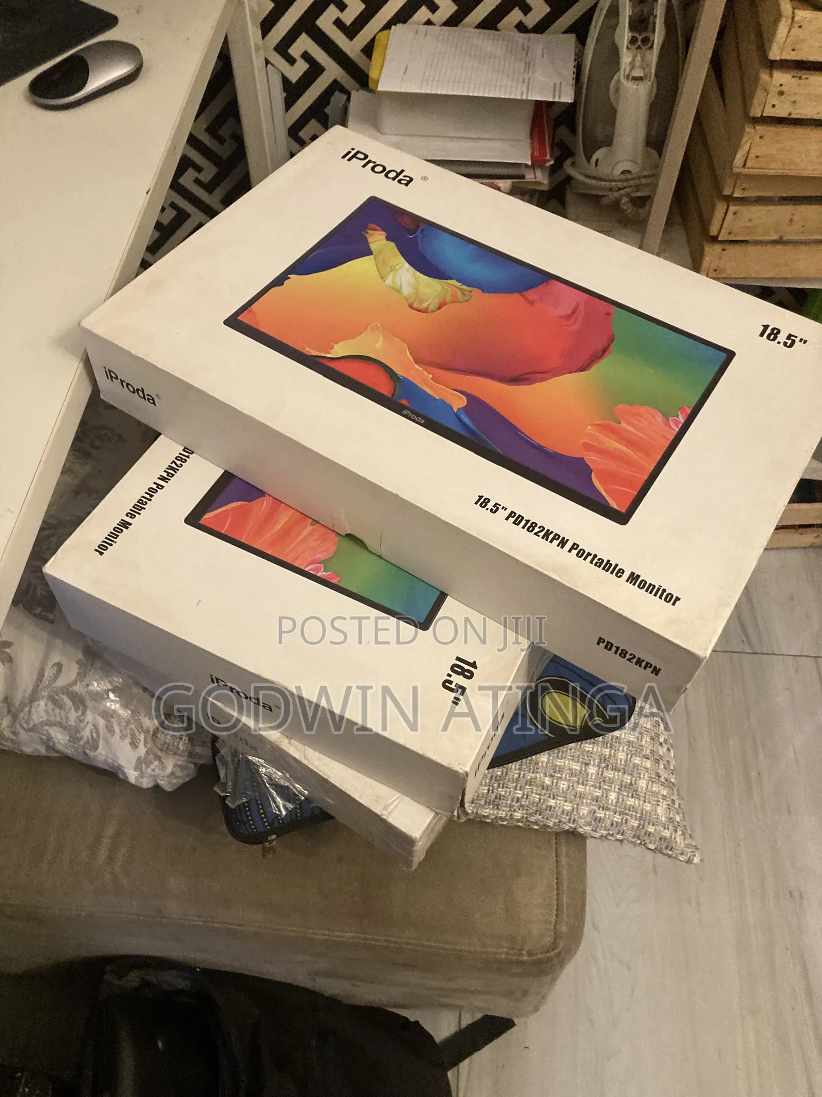 18.5 Inches Portable Monitor
