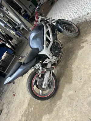 Suzuki SFV650 2012 Blue