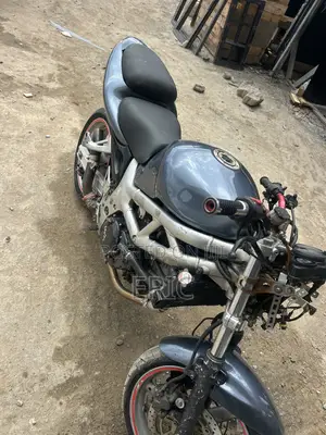 Suzuki SFV650 2012 Blue