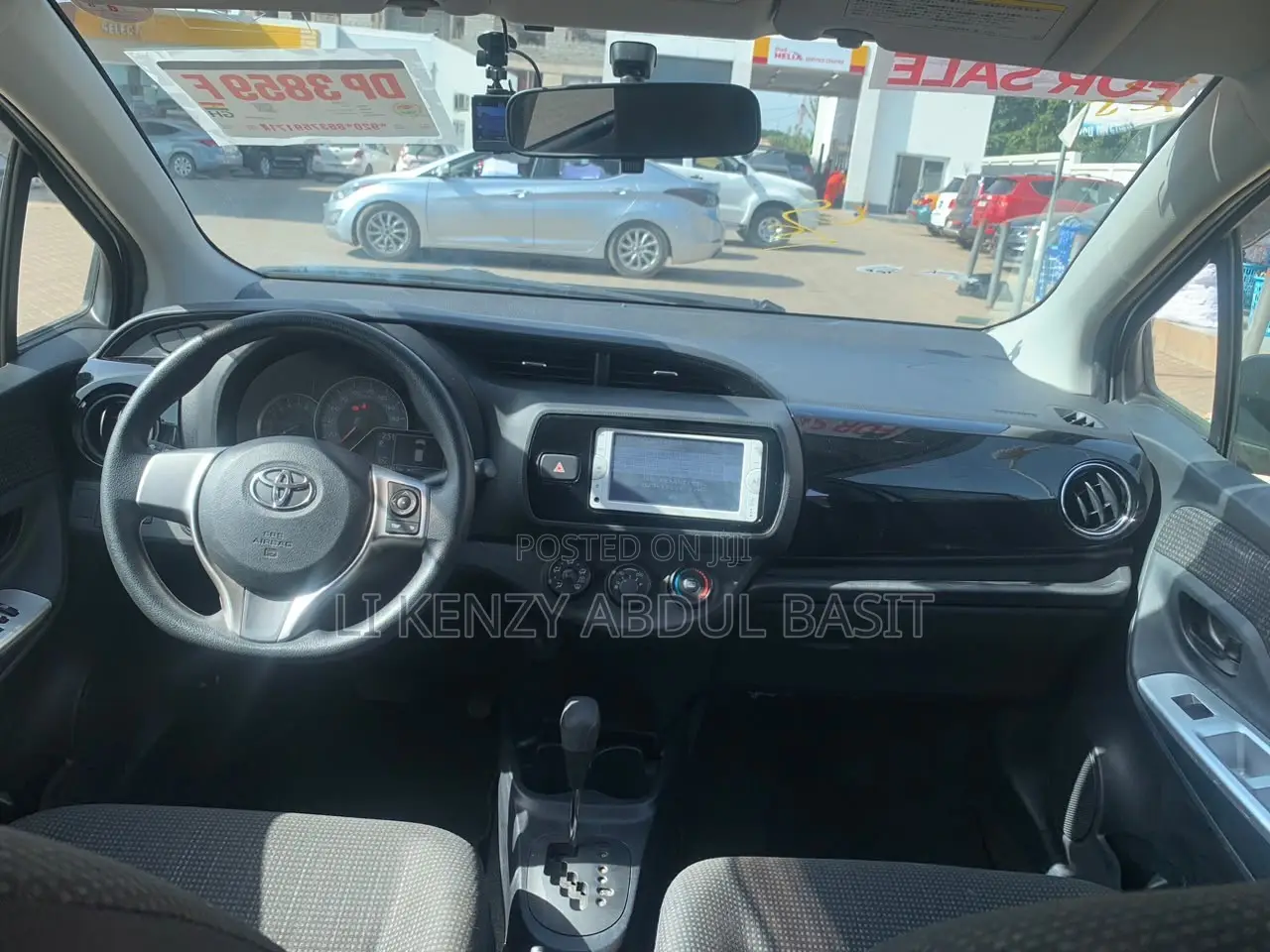 Toyota Vitz 2015 Silver