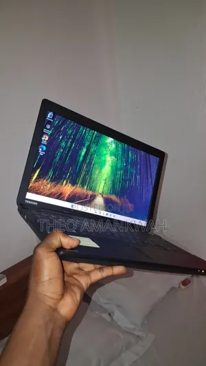 New Laptop Toshiba Satellite C50D 8GB HDD+SSD 128GB