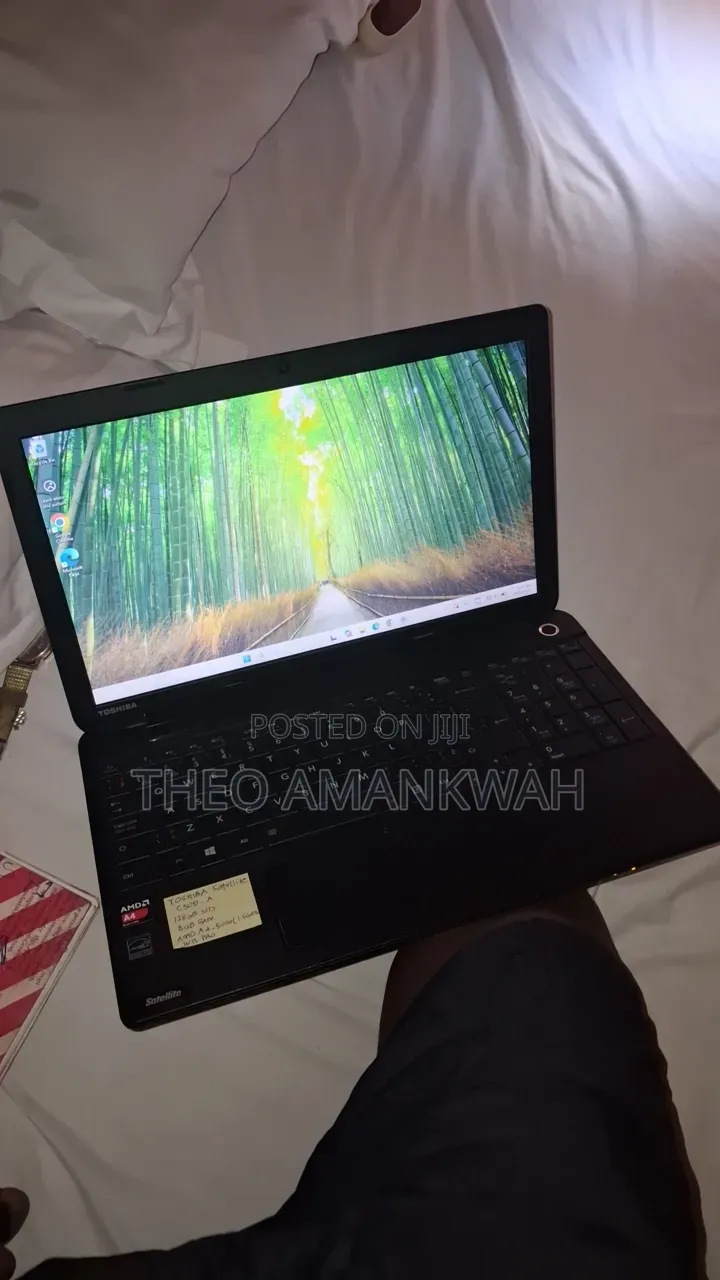 New Laptop Toshiba Satellite C50D 8GB HDD+SSD 128GB