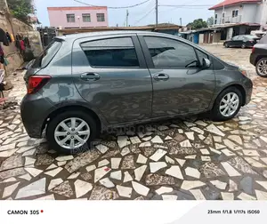 Toyota Yaris 2016 Gray