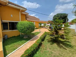 6bdrm Duplex in East Airport for sale