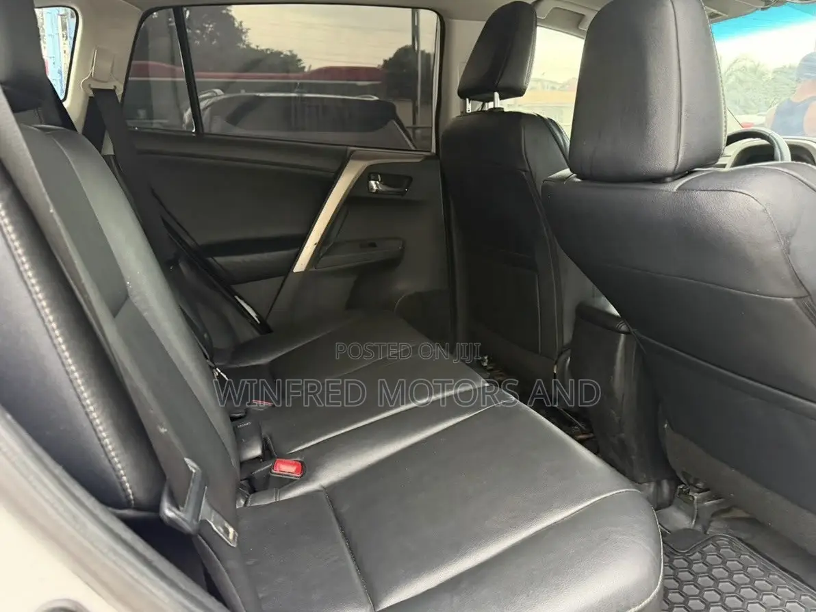 Toyota RAV4 Limited 4dr SUV AWD (2.5L 4cyl 6A) 2015 White
