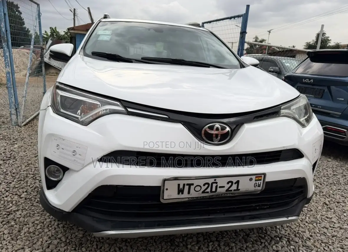 Toyota RAV4 Limited 4dr SUV AWD (2.5L 4cyl 6A) 2015 White