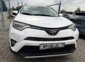Toyota RAV4 Limited 4dr SUV AWD (2.5L 4cyl 6A) 2015 White