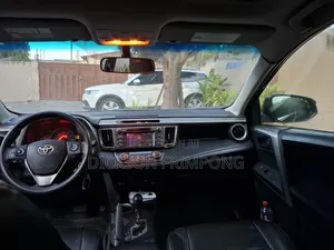 Toyota RAV4 XLE AWD (2.5L 4cyl 6A) 2016 Black