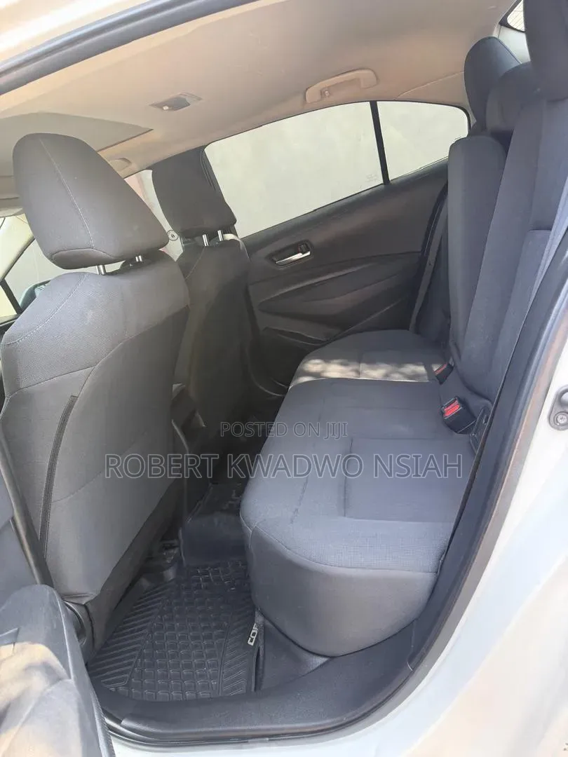 Toyota Corolla LE 2020 White