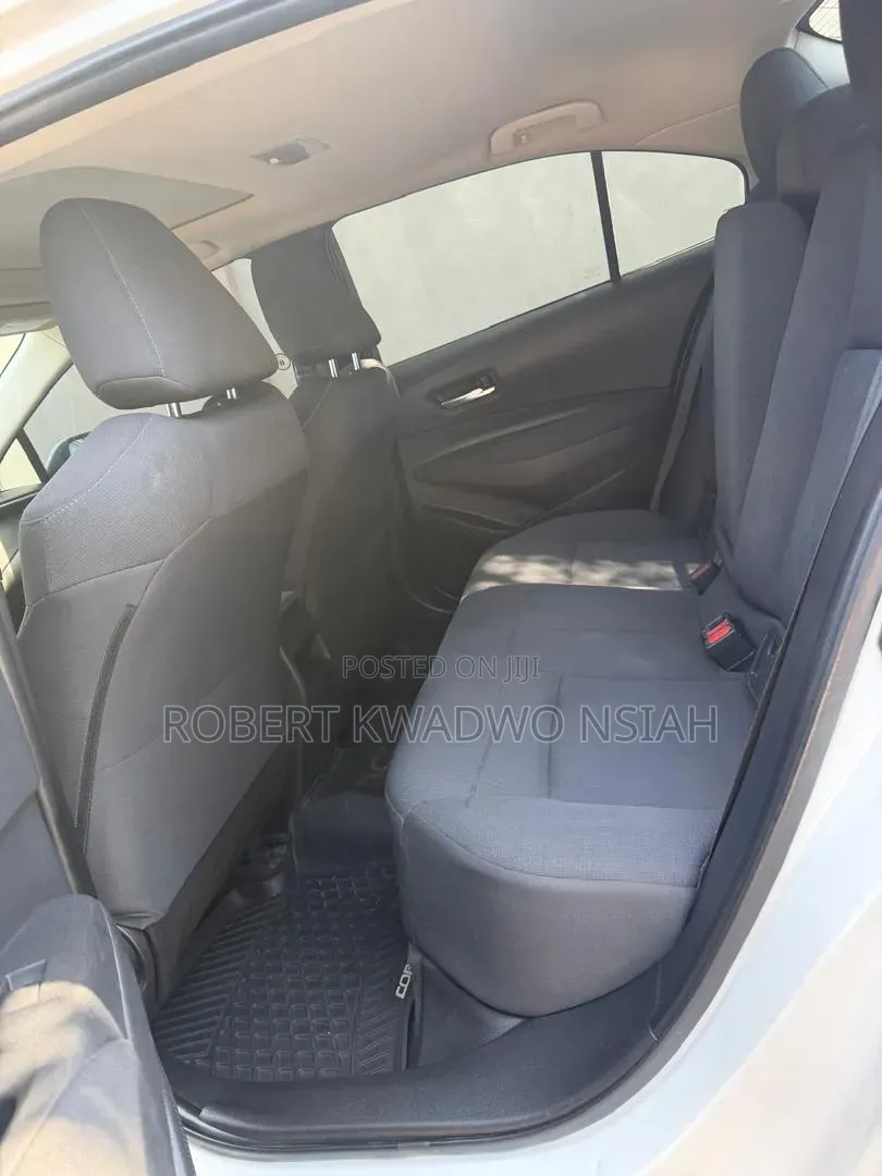 Toyota Corolla LE 2020 White