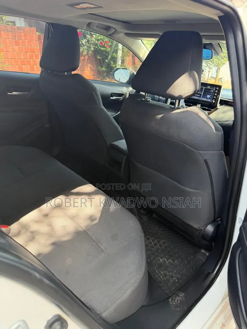 Toyota Corolla LE 2020 White