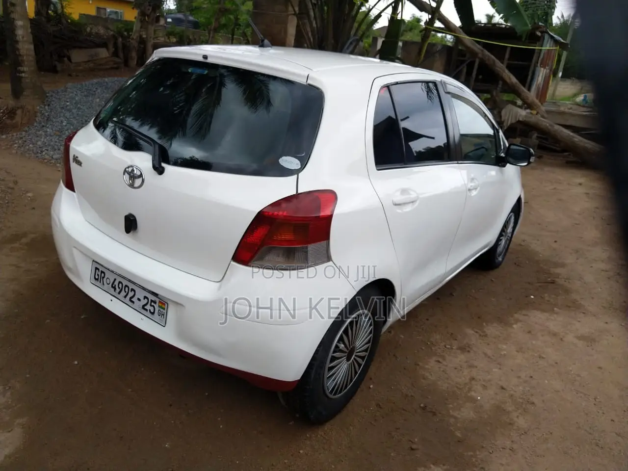 Toyota Vitz 1.3 AWD 5dr 2010 White
