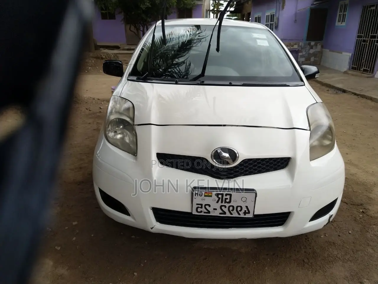 Toyota Vitz 1.3 AWD 5dr 2010 White