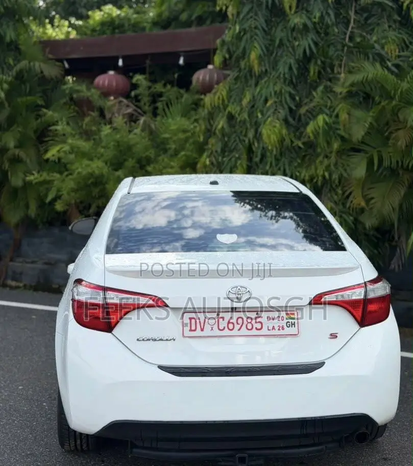 Toyota Corolla S 4dr Sedan (1.8L 4cyl CVT) 2014 White