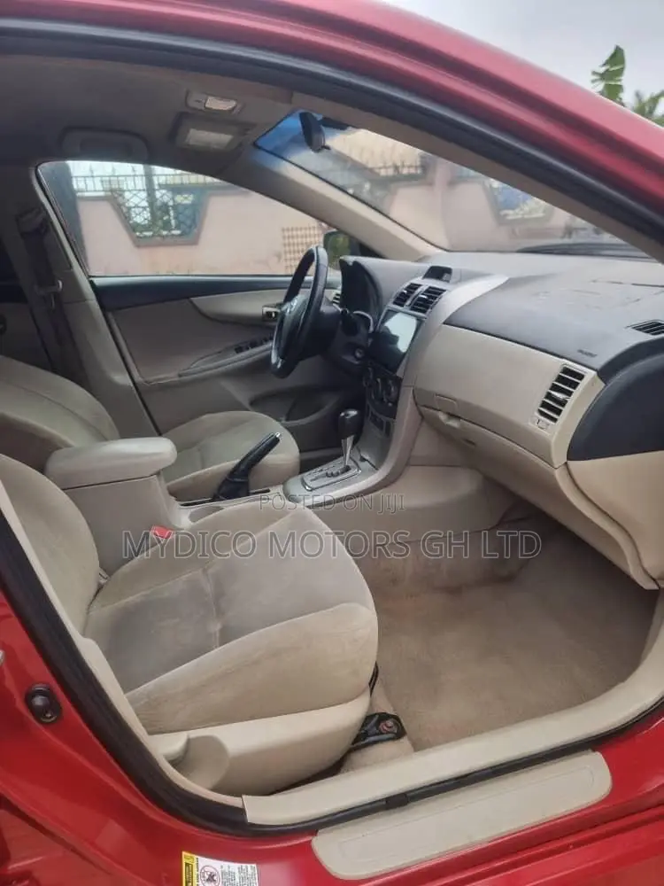 Toyota Corolla LE 4dr Sedan (1.8L 4cyl 4A) 2013 Red