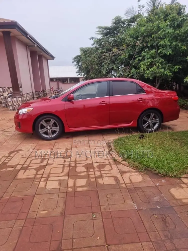 Toyota Corolla LE 4dr Sedan (1.8L 4cyl 4A) 2013 Red