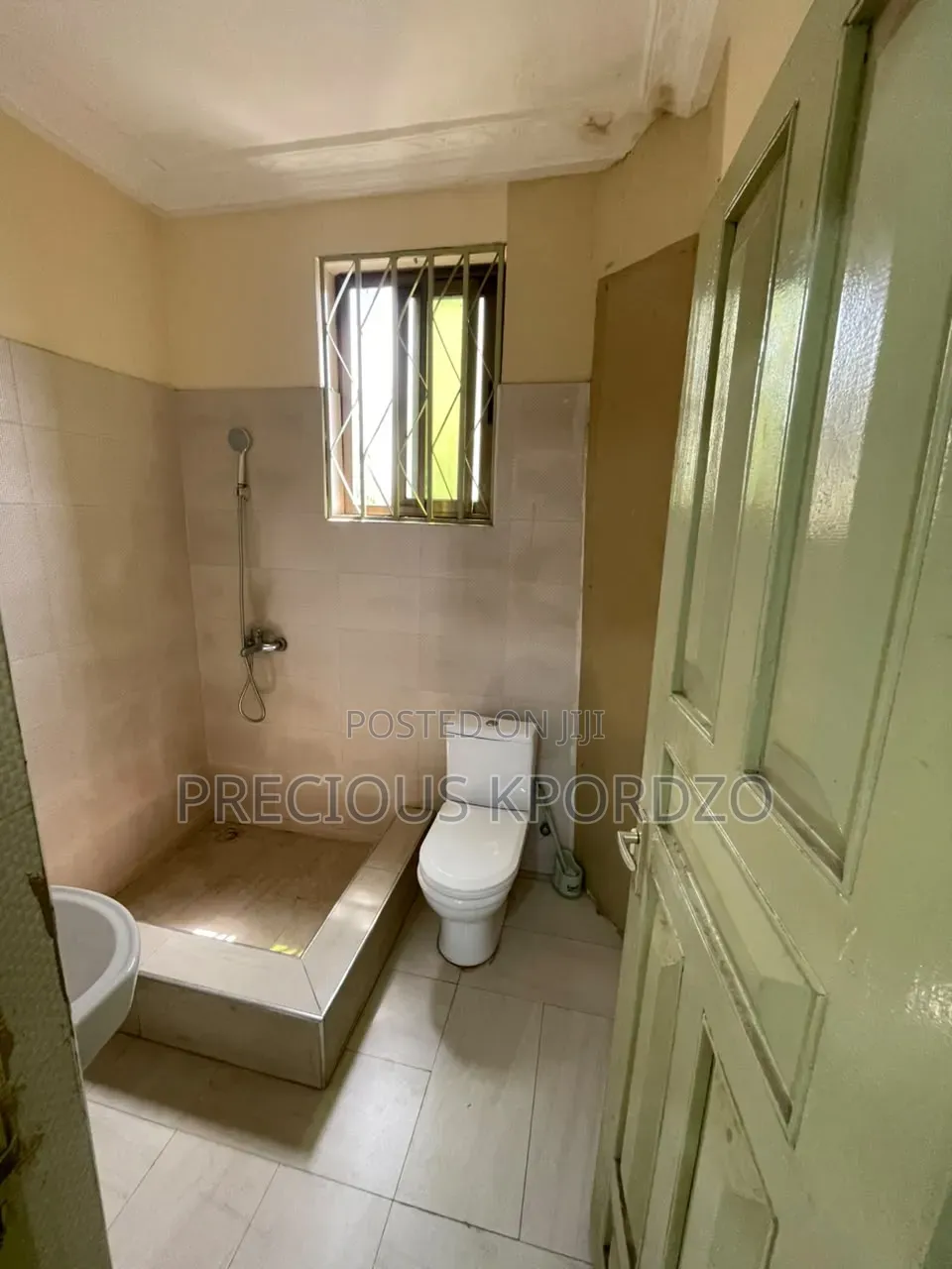 2bdrm Apartment in Botwe Highways, School Junction for rent