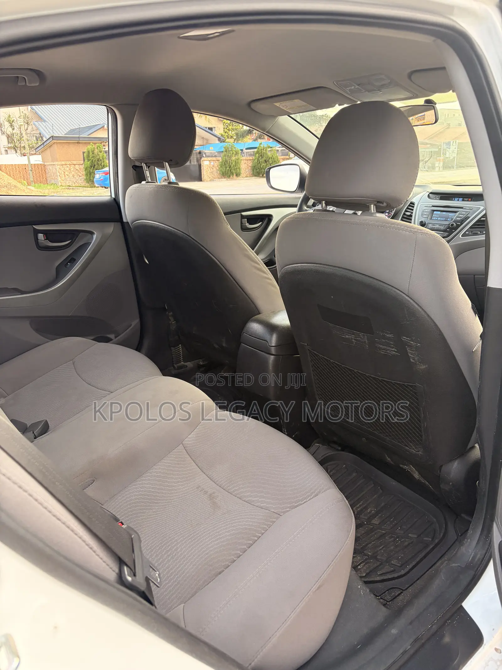 Hyundai Elantra Limited Sedan FWD (1.8L 4cyl 6A) 2016 White