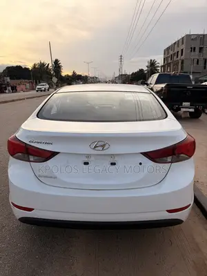 Hyundai Elantra Limited Sedan FWD (1.8L 4cyl 6A) 2016 White