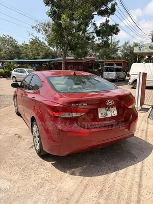 Hyundai Elantra 2012 Red