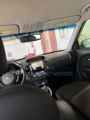 Kia Soul ! 4dr Wagon (2.0L 4cyl 6A) 2015 White