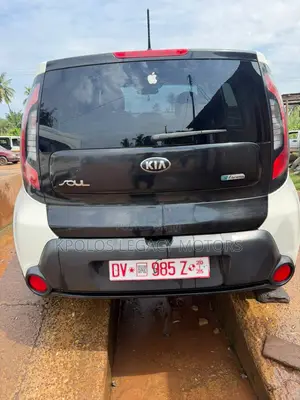 Kia Soul ! 4dr Wagon (2.0L 4cyl 6A) 2015 White