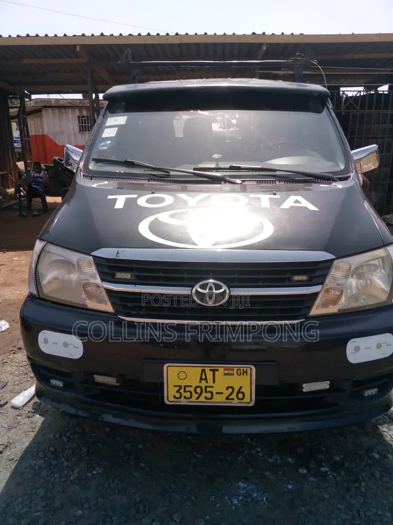 Toyota HiAce 2010 Black