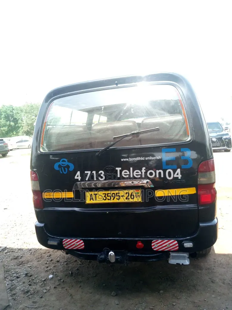 Toyota HiAce 2010 Black