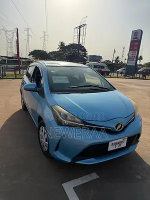 Toyota Vitz 1.3 FWD 5dr 2014 Blue