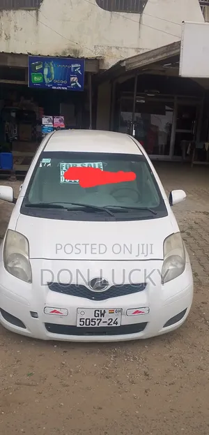 Toyota Vitz 1.0 FWD 5dr 2010 White