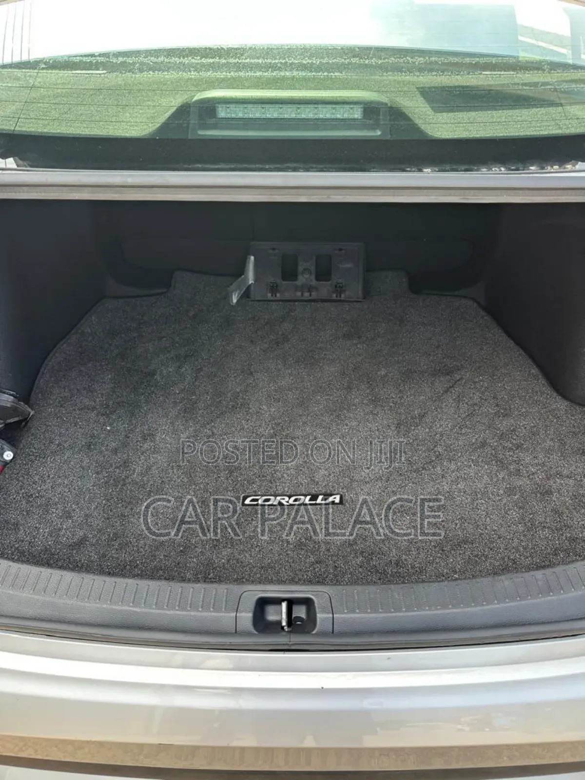 Toyota Corolla LE 2021 Silver
