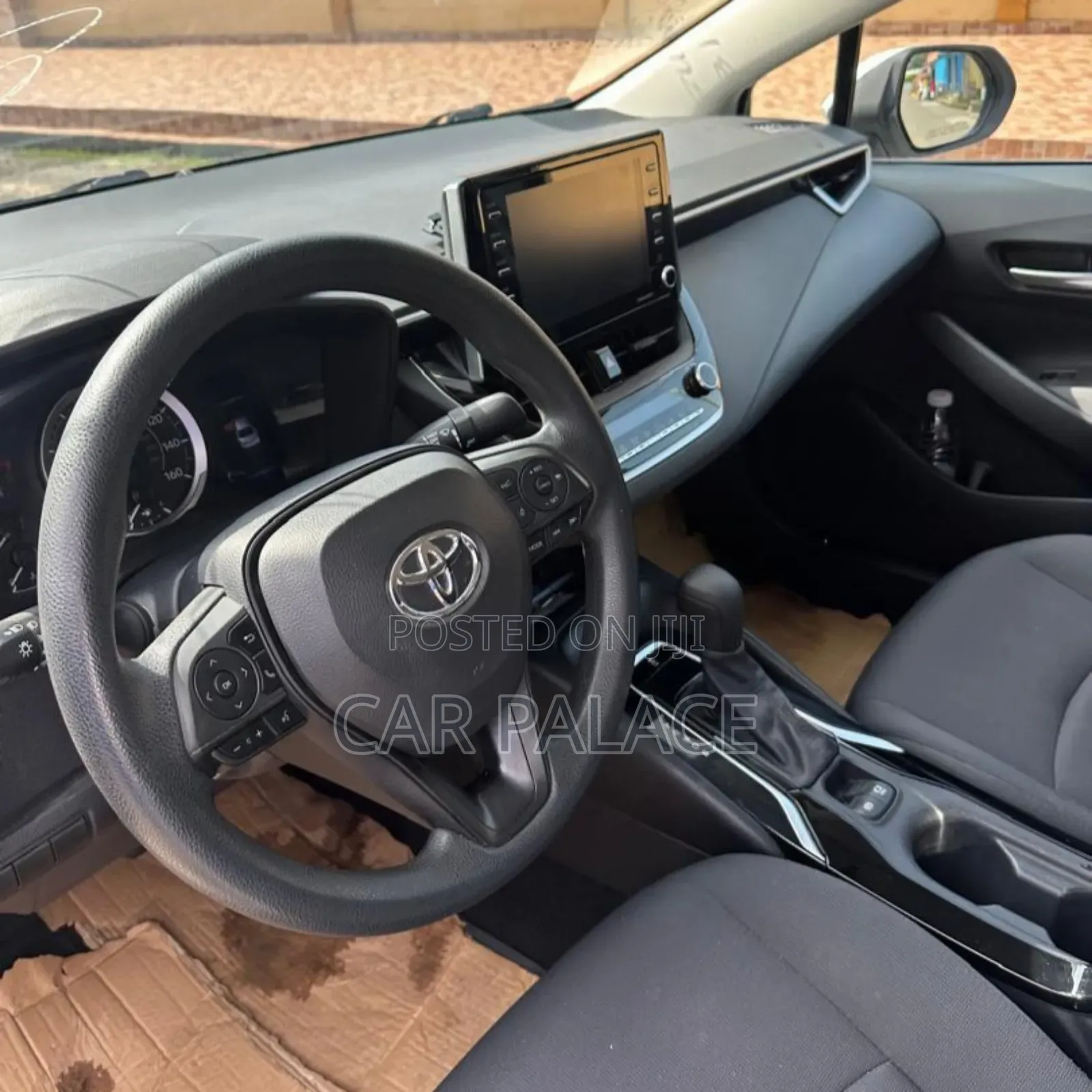 Toyota Corolla LE 2021 Silver