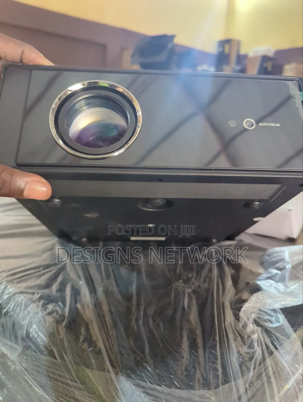 Full HD High Quality Projector