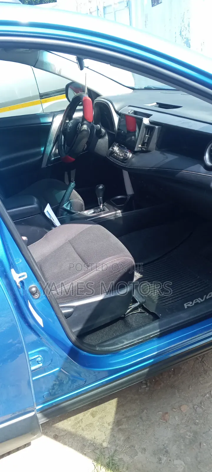 Toyota RAV4 XLE AWD (2.5L 4cyl 6A) 2017 Blue