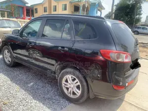 Hyundai Santa Fe 2011 Black
