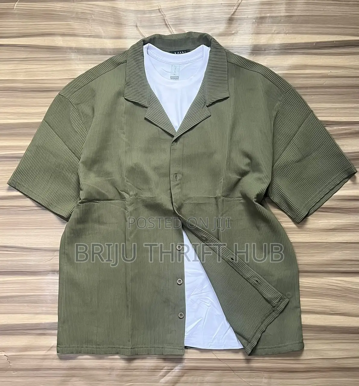Quality Short-Sleeves Shirt With Round Neck