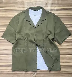 Quality Short-Sleeves Shirt With Round Neck
