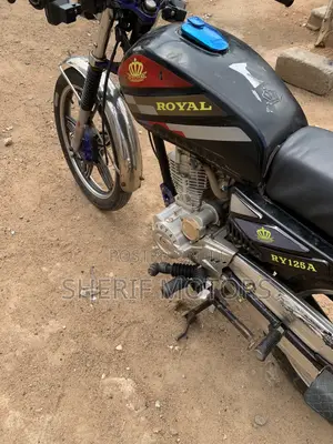 New Royal RY125 2025 Black