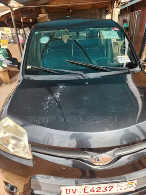 Toyota Sienta 2014 Black