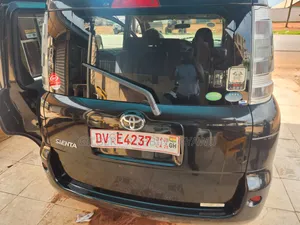 Toyota Sienta 2014 Black