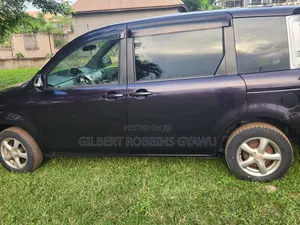 Toyota Sienta 2014 Purple