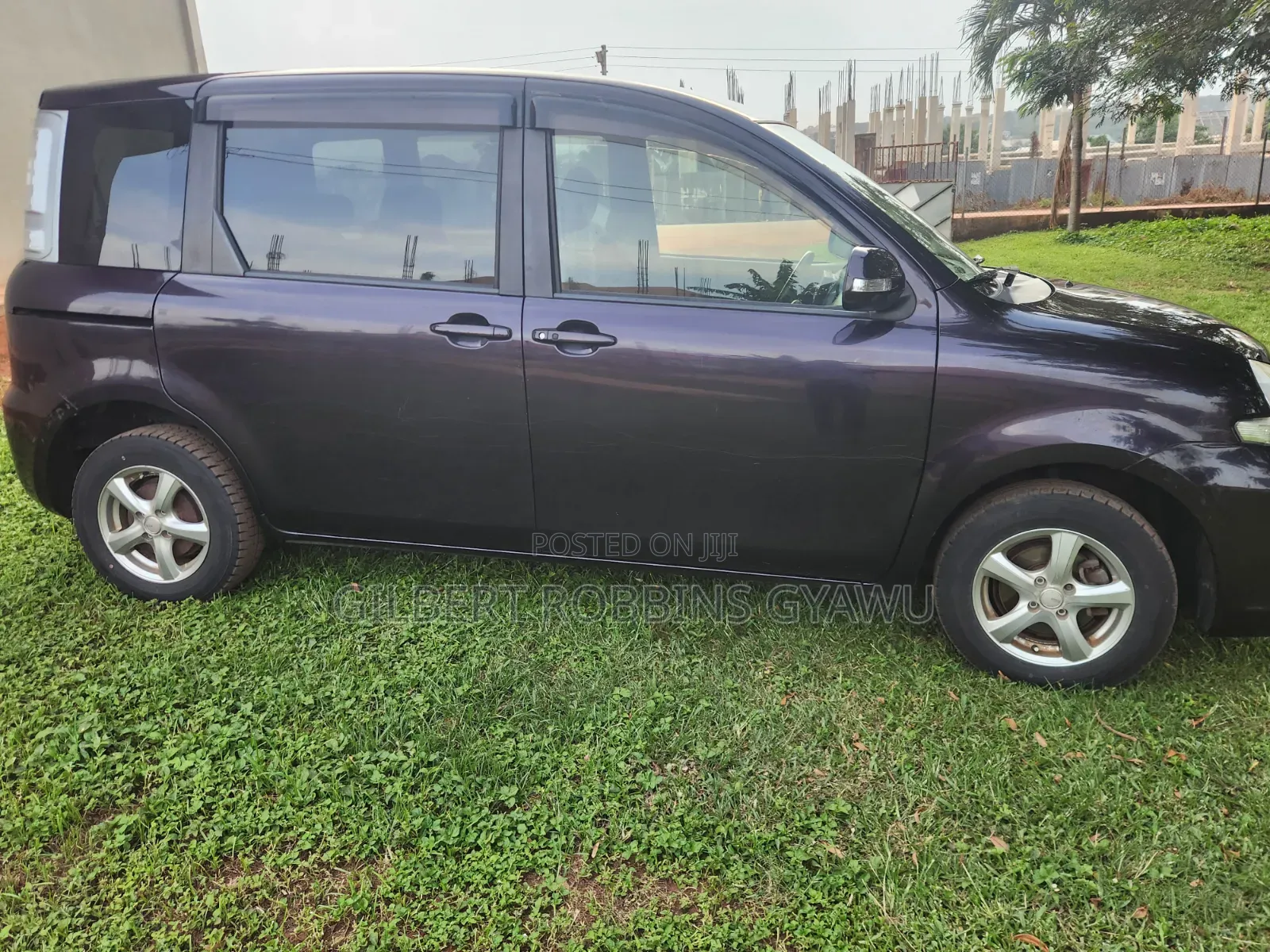 Toyota Sienta 2014 Purple
