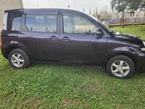 Toyota Sienta 2014 Purple