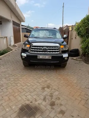 Toyota Sequoia Platinum 4dr SUV (5.7L 8cyl 6A) 2012 Black